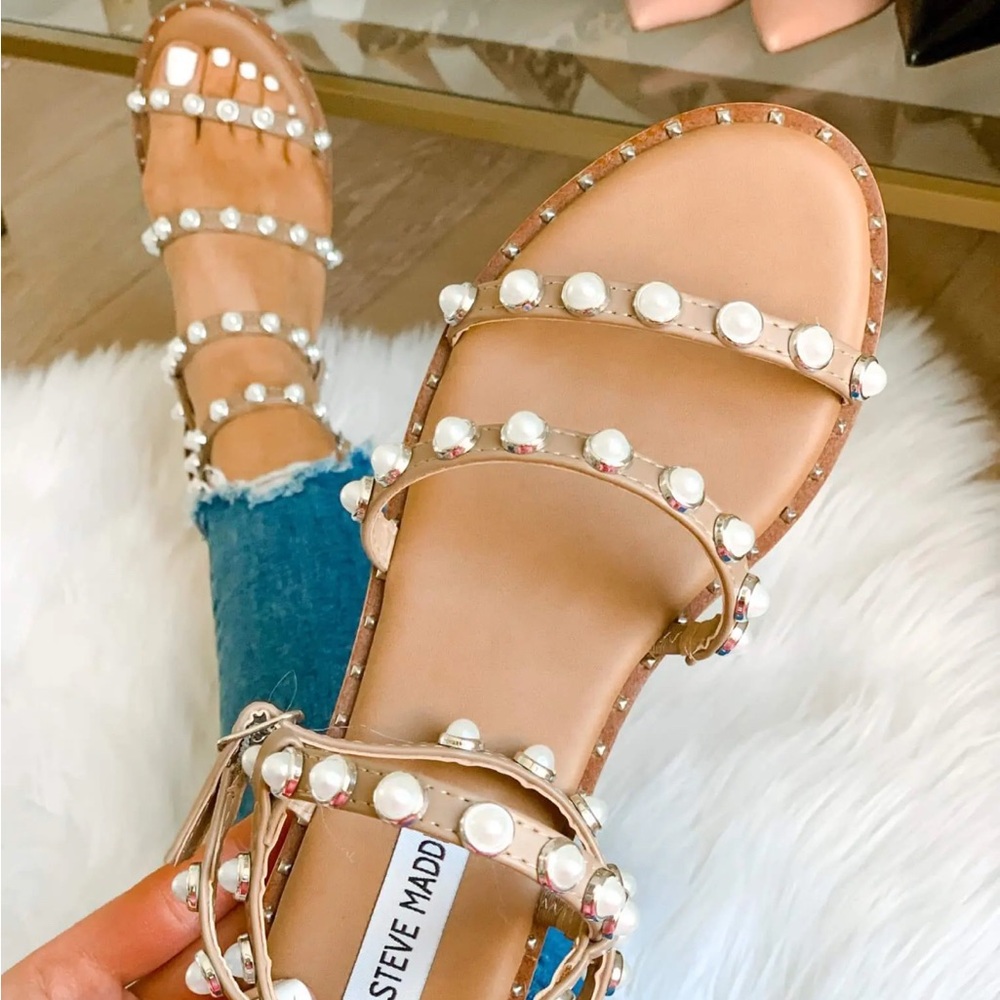 Steve Madden tan travel sandals with pearls size 10